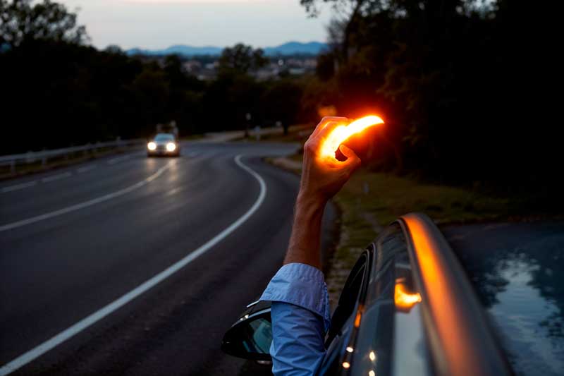 La baliza V16 sustituirá a los triángulos de emergencia a partir del 1 de enero de 2026
