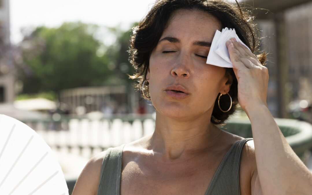 ¿Cuándo está prohibido trabajar al aire libre durante una ola de calor?